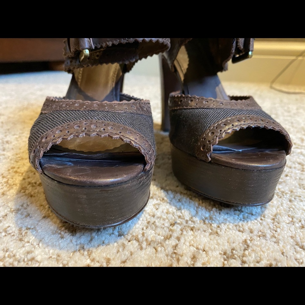 Halogen Open-Toed Pump - Picture 2 of 7